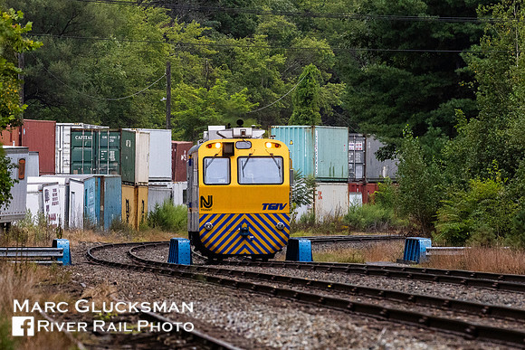 NJ Transit TGIV, Sparrow Bush, New York