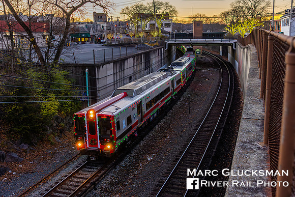 MTA Metro-North Holiday Lights, Train 9605 MNCW 9260, Pleasantville, New York