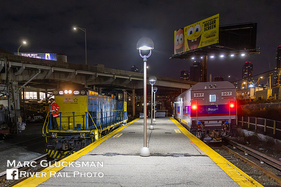 MNR LIRR Siemens SC42-DM, Long Island City, New York