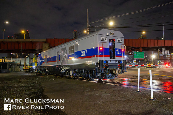MNR LIRR Siemens SC42-DM, Long Island City, New York