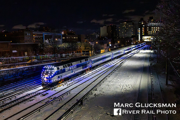 MTA Metro-North Holiday Lights, Train 8871 MNCW 203, Bronx, New York