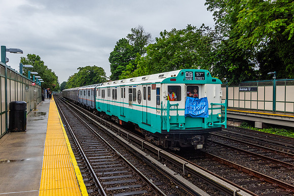 MTA NYCT Subway/NYTM Parade Of Trains