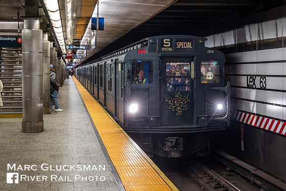 New York Transit Museum 2024 Holiday Nostalgia Train, 63-Lex