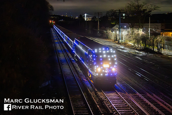MTA Metro-North Holiday Lights, Train 857 MNCW 203, Riverdale, Bronx, New York