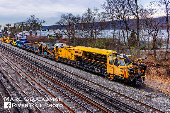 MTA Metro-North Railroad, Loram LRV-10 LMIX 510, MNCW 1254 1403, Riverdale, Bronx, New York