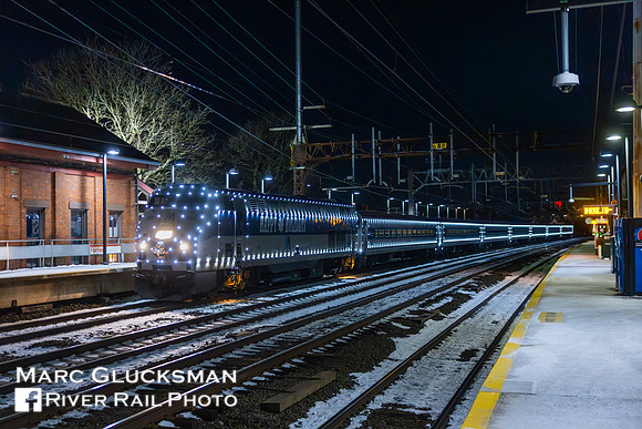 MTA Metro-North Holiday Lights, Train 6503, MNCW 203, Fairfield, Connecticut