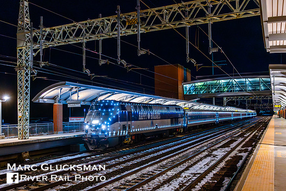 MTA Metro-North Holiday Lights, Train 6503, MNCW 203, West Haven, Connecticut