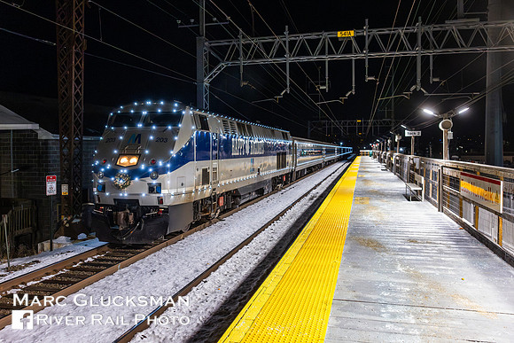 MTA Metro-North Holiday Lights, Train 6503, MNCW 203, East Norwalk, Connecticut