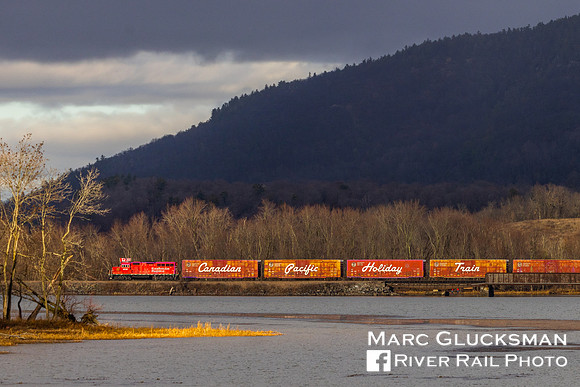 CP Holiday Train, CP 2246, South Bay, Whitehall, New York