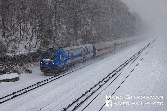 MTA Metro-North Railroad Train 8827 MNCW 302, MNR Riverdale, Bronx, New York