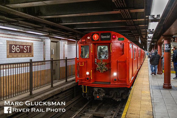 MTA NYCT Subway Holiday Train Nostalgia Special, NYCT 9017, 96 Street, New York, New York