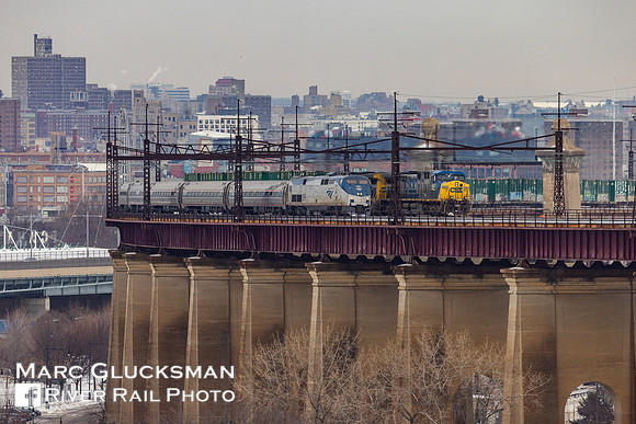 Amtrak 125 AMTK 89, CSX Y102 CSXT 467 486, Hell Gate Bridge, New York, New York
