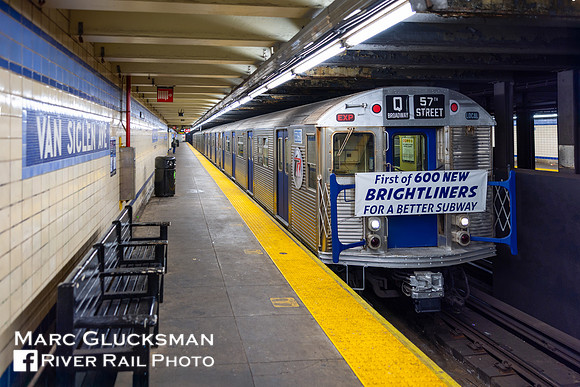MTA NYCT Subway R-32 NYCT 3360, Van Siclen Avenue Station, Brooklyn, New York