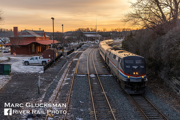 Amtrak 291 Ethan Allen, AMTK 702, Hudson, New York