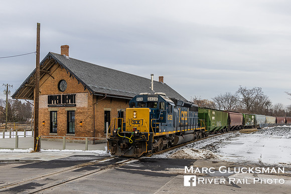 CSX L022, CSXT 8128, Upper Depot Brewing, Hudson, New York