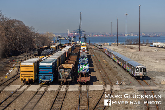 NYNJ Rail, McAllister Towing Marjorie McAllister, Wabtec/MTA NYCT Subway R255, New York Harbor