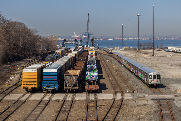 NYNJ Rail, McAllister Towing Marjorie McAllister, Wabtec/MTA NYCT Subway R255, New York Harbor