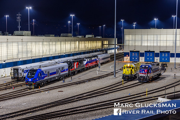 MTA Metro-North Railroad, MNCW 303 208 401 105 103 1 CTDX 6696, Croton Harmon, New York