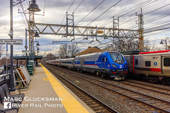 MTA Metro North Railroad Train 1848, MNCW 301, Pelham, New York