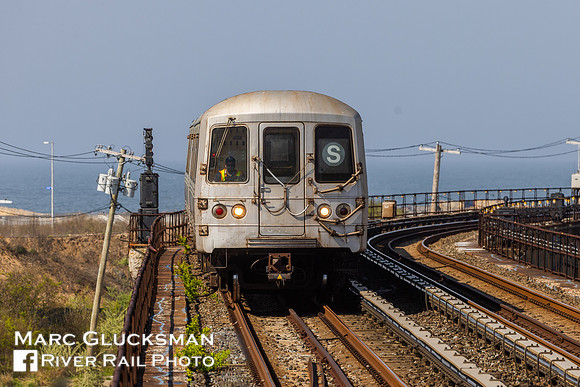 MTA NYCT Subway, approaching Beach 36th Street station, Edgemere, Queens, New York