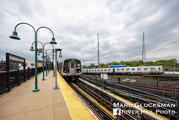 MTA NYCT Subway, L Train In 2 Parts, Broadway Junction, Brooklyn, New York