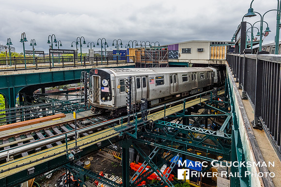 MTA NYCT Subway, L Train In 2 Parts, Broadway Junction, Brooklyn, New York