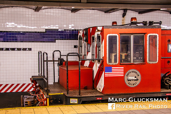 MTA NYCT Subway/South Brooklyn Railway N1 N2, Queens Plaza, Queens, New York