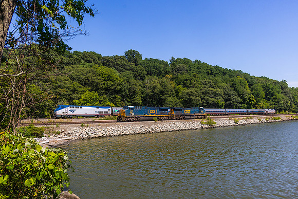CSX M702 CSXT 474 477, Amtrak 291 AMTK 103, Oscawana Island, Croton-On-Hudson, New York