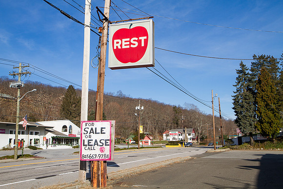Red Apple Rest, Southfields, Tuxedo, New York.