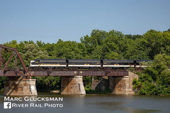 Norfolk Southern Train 954, NS 4270, Schenectady, New York