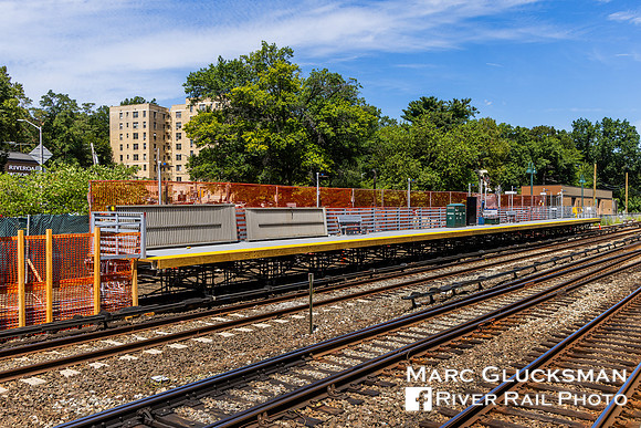 MTA Metro-North Railroad, Woodlwan, Bronx, New York