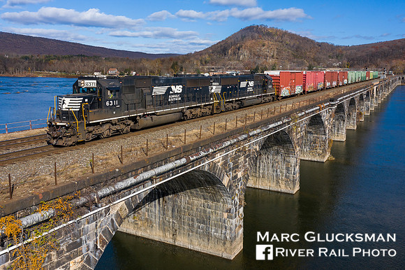 Norfolk Southern SD40Es, Rockville Bridge, Marysville, Pennsylvania