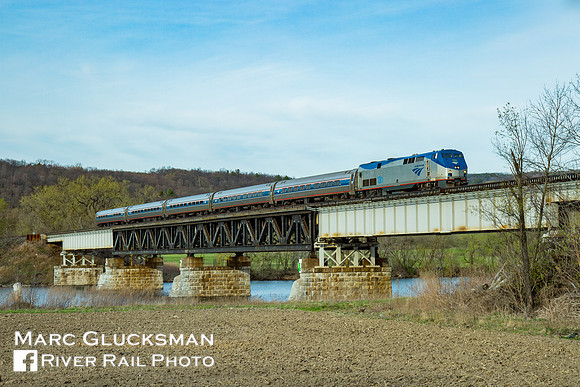 Amtrak Maple Leaf crossing the Mohawk River in Pattersonville, New York