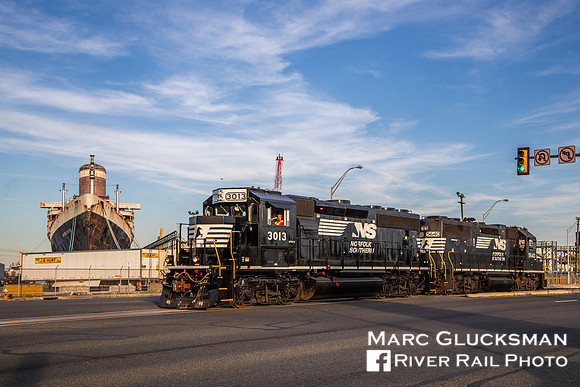 Conrail SP20, NS 3013, SS United States, Philadelphia, Pennsylvania