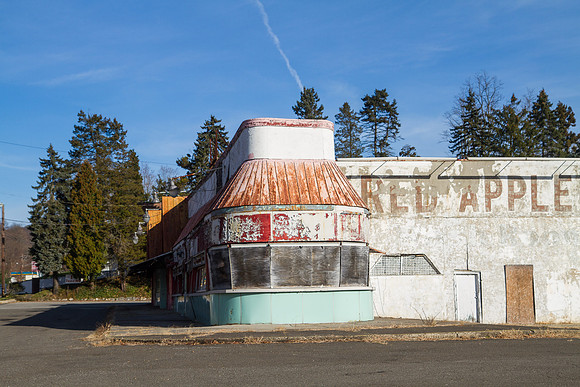 Red Apple Rest, Southfields, Tuxedo, New York.