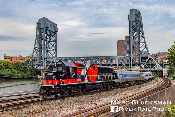 MTA Metro-North Railroad, Geometry Train, MNCW 106 125 DOTX 216,Marble Hill, New York, New York