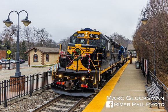 NJ Transit Erie 4210 Tri-State Santa Train, Towaco, New Jersey