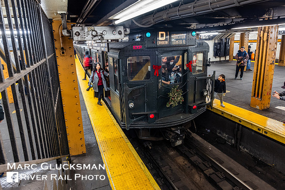 MTA NYCT Subway NY Transit Museum, 2023 Holiday Nostalgia Train, New York, NY