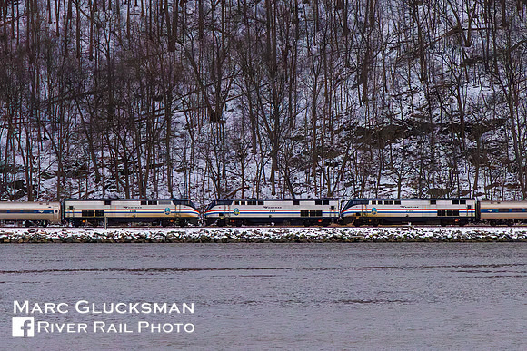 Amtrak 290 and Amtrak 49 meet, Maintou, New York