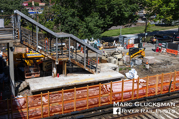 MTA Metro-North Railroad, Woodlwan, Bronx, New York