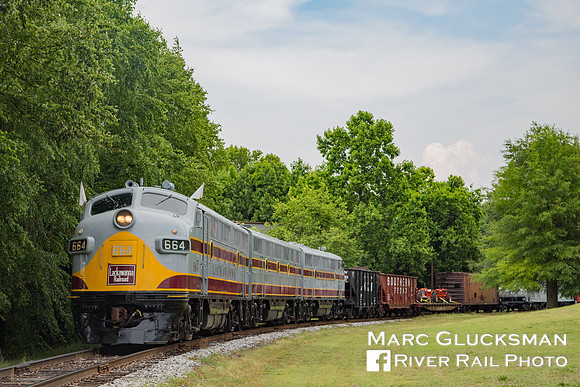 DL&W 664, Streamliners At Spencer, NCTM