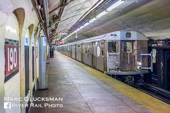 MTA NYCT Subway/NYTM R-32 3350, 190 Street, New York, New York