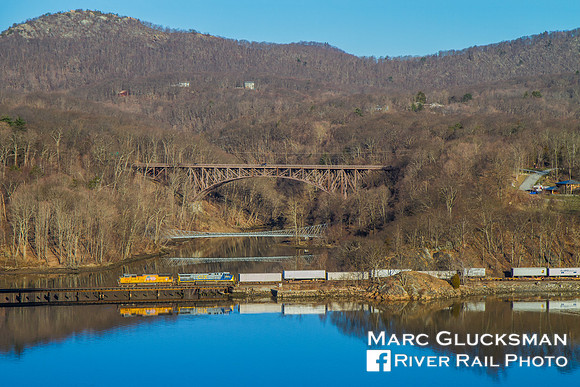 CSX Q010, UP 4766 CSXT 5004, Fort Montgomery, New York