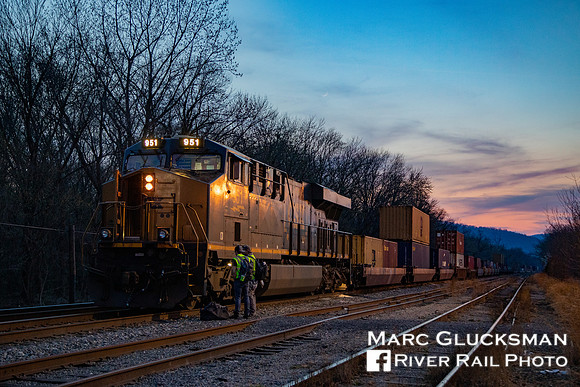 CSX crew at Sunset, Brunswick, Maryland