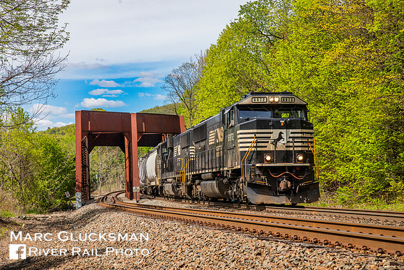 Norfolk Southern H88, NS 6972, Hillburn, New York