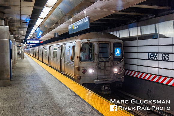 MTA NYCT Subway, R-46 Lex-63 Street, New York, New York