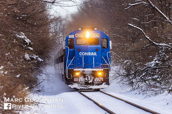 NJT Train 2111, NJTR 4208 (Conrail Heritage), Nanuet, New York