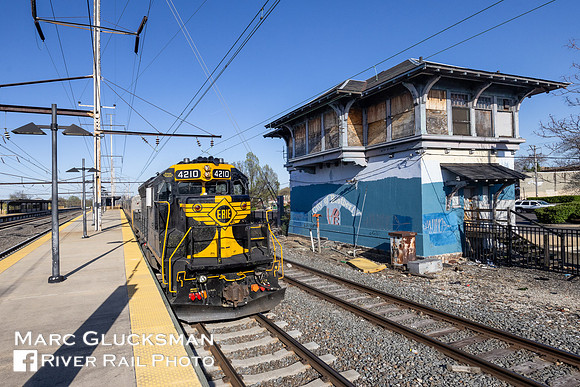 NJ Transit Train 4680, NJTR 4210 (Erie Heritage), North Philadelphia Station, Pennsylvania