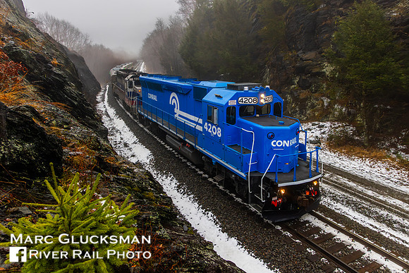 NJT Train 71, NJTR 4208 (Conrail Heritage), Black Rock Cut, Port Jervis, New York