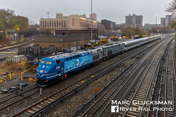 MNR Employee Holiday Train, MNCW 214, Mott Haven/MO, Bronx, NY
